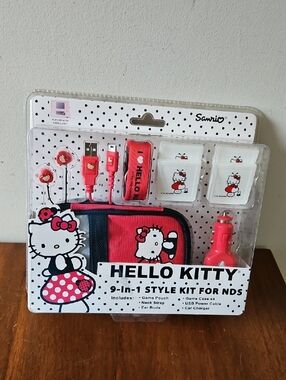NWT 2008 Sanrio Hello Kitty Nintendo DS Lite 9 Piece Style Kit